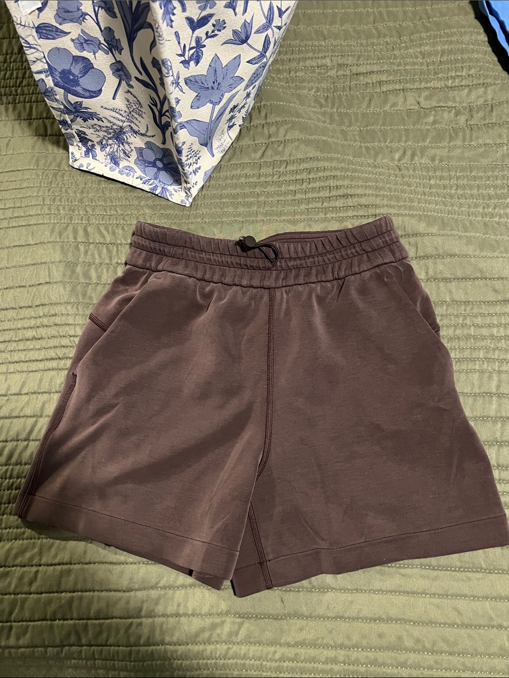 Lululemon Softstream Short Brown size 2